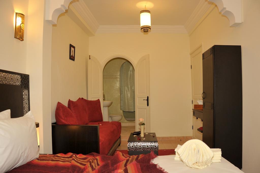 Hotel Riad Ben Atar Esauira Habitación foto